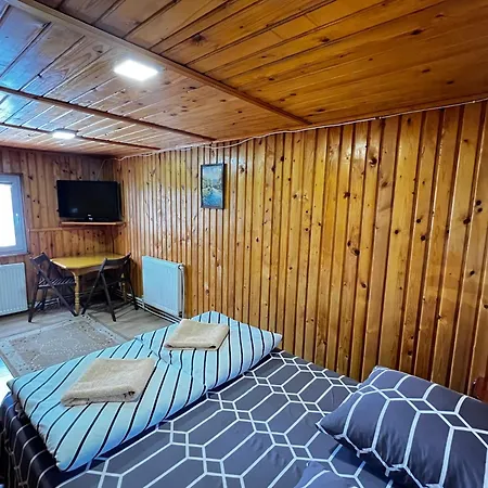 Lodge Pid Playem